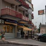 ...quando all�improvviso spunta davanti a noi un bar-pizzeria che resiste da pi� di 40 anni. L�unico punto di incontro di un Villaggio dimenticato da tutti